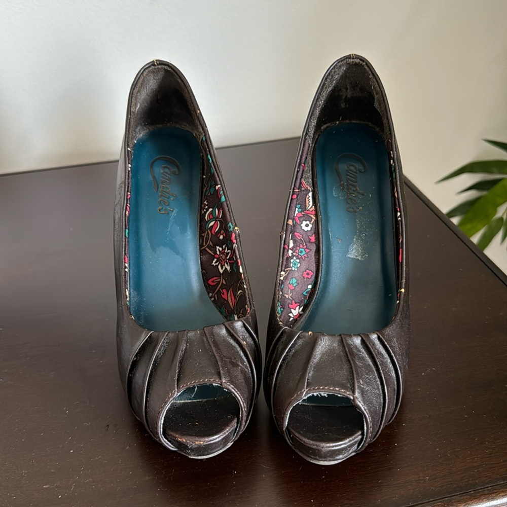 Brown Candies peep toe heels. Very gently used. Size 6.